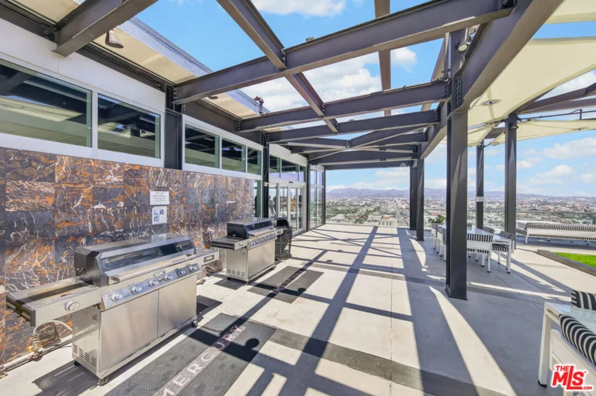 3810 Wilshire Boulevard #1108 photo 40