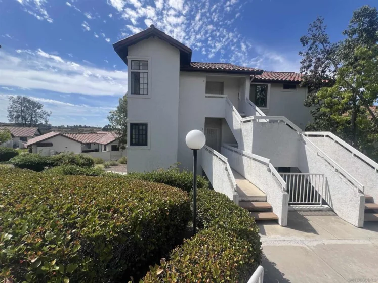 16424 Avenida Venusto #C photo 3