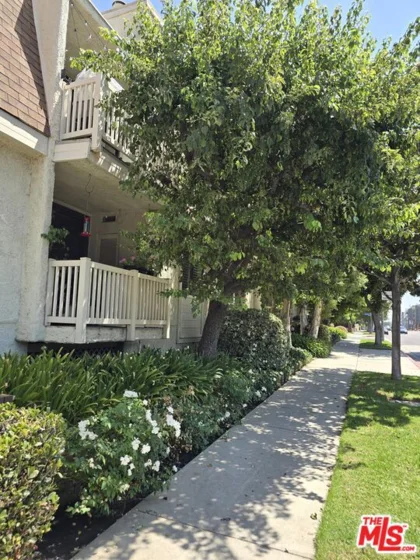 14315 Riverside Drive #105 photo 20