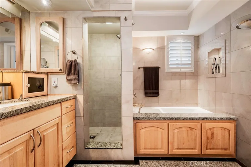 3811 E Livingston Drive #1 photo 19