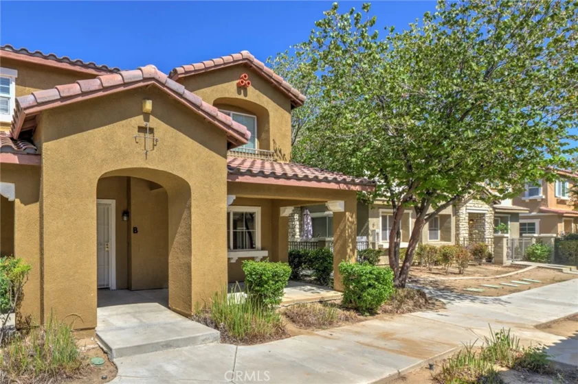 25860 Iris Avenue #B photo 2