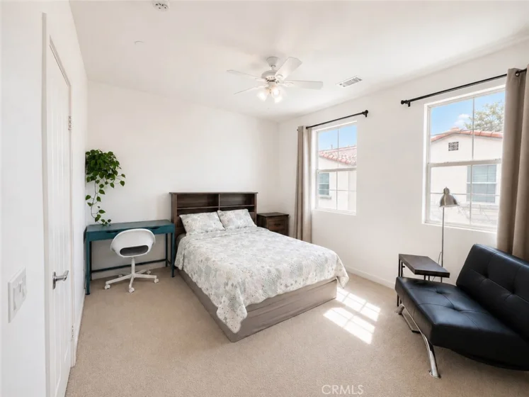 46 Finch photo 20