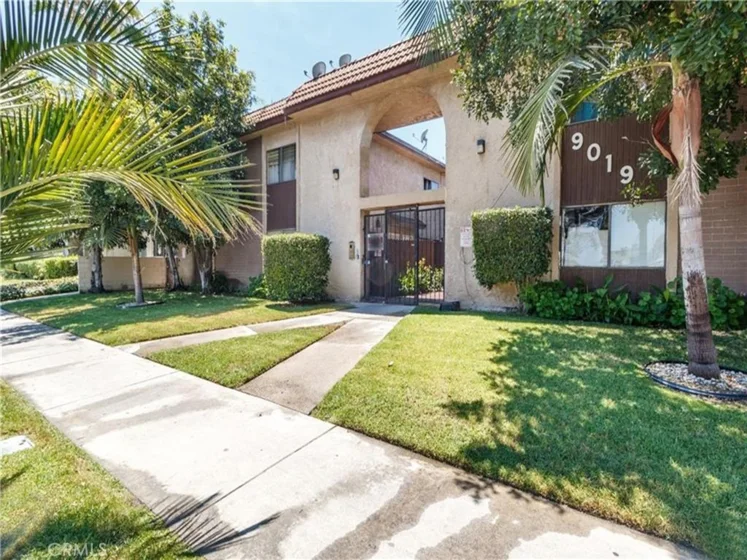 9019 Cedros Avenue #1 photo 1