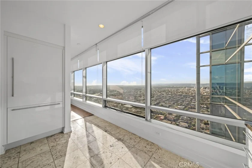 900 W Olympic Boulevard #46B photo 7