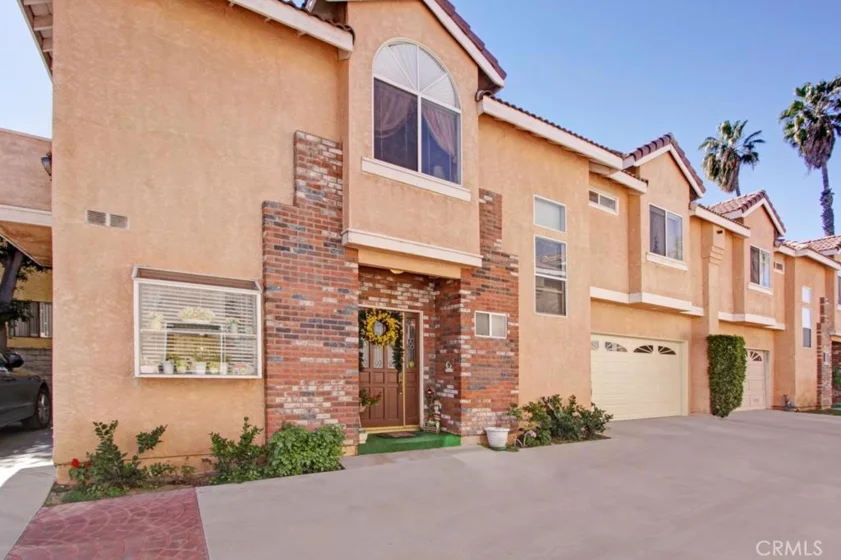 9141 Tobias Avenue #A photo 1
