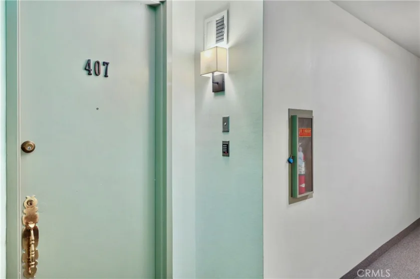 324 N Palm Drive #407 photo 28