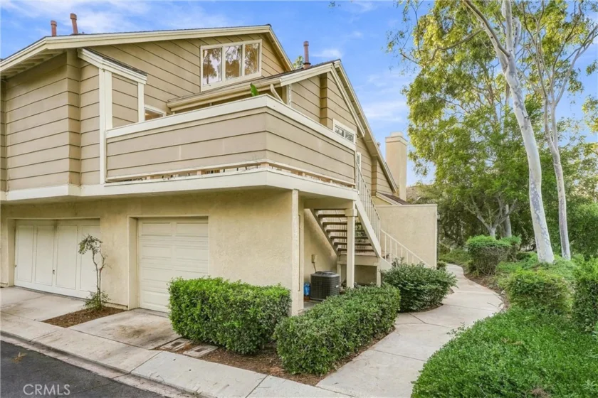 21143 River Glen photo 1