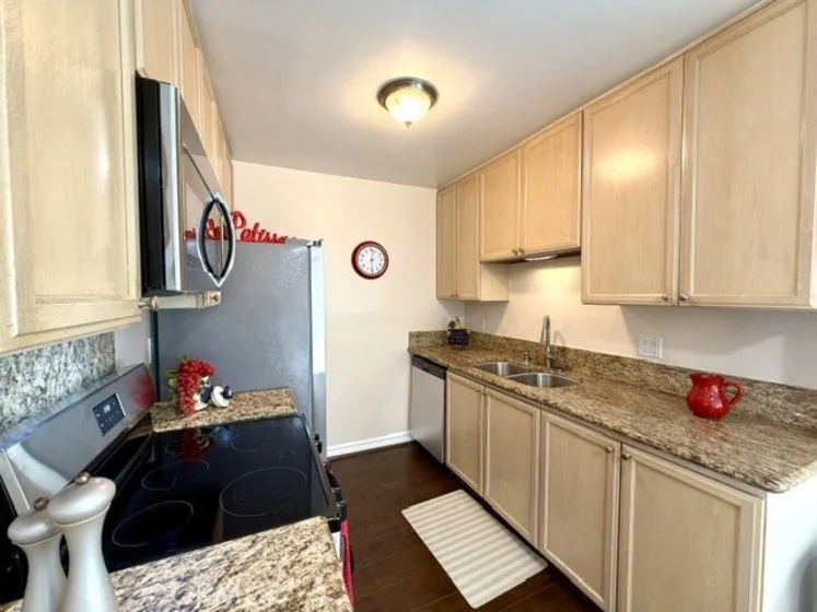 8650 Belford photo 8