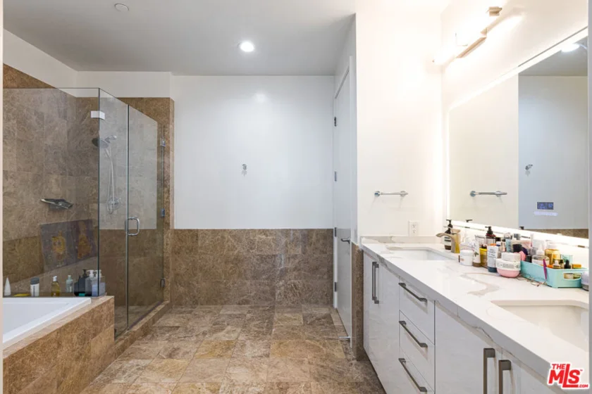 3223 W 6th Street #902 photo 14