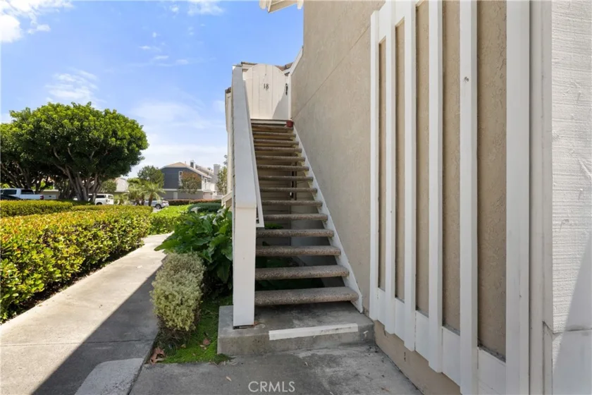 18 Laurel photo 2