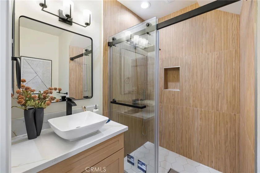 1649 N Lake Avenue #1 photo 26