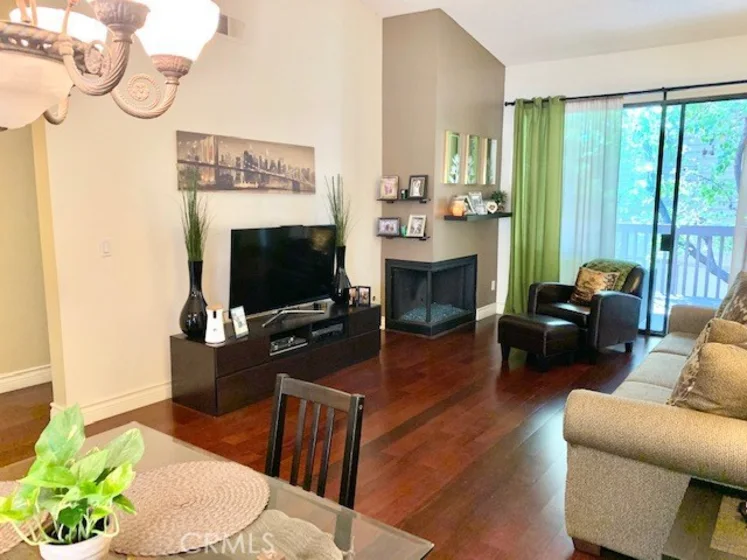 2504 W W Macarthur Boulevard #J photo 1