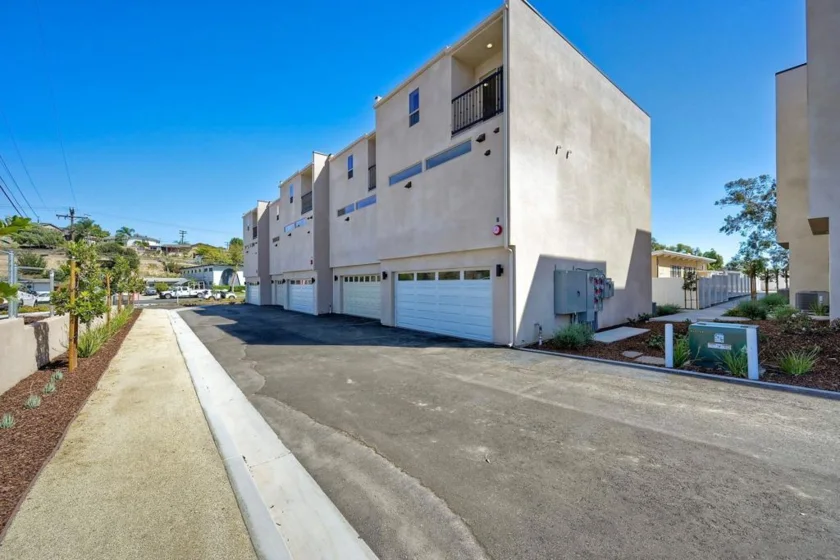 2240 Calle Chanate photo 22