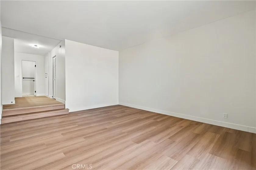 17140 Burbank #207 photo 17