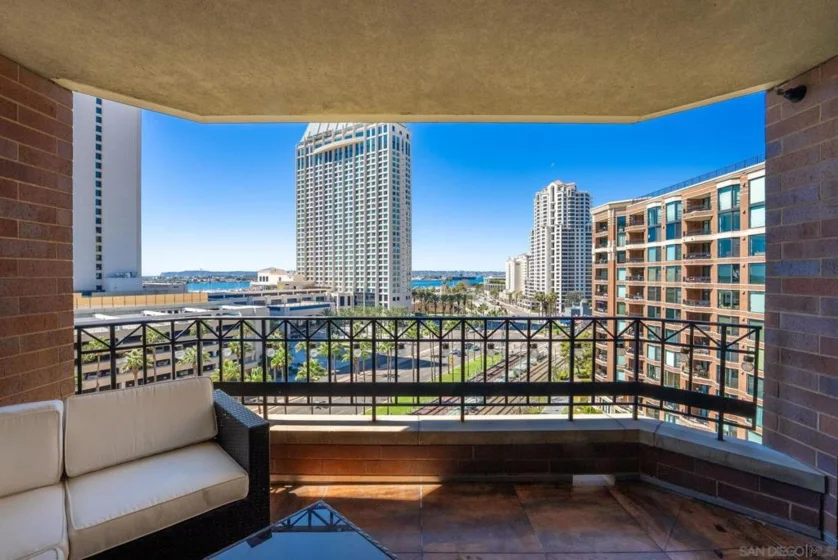 500 W Harbor Drive #1022 photo 4