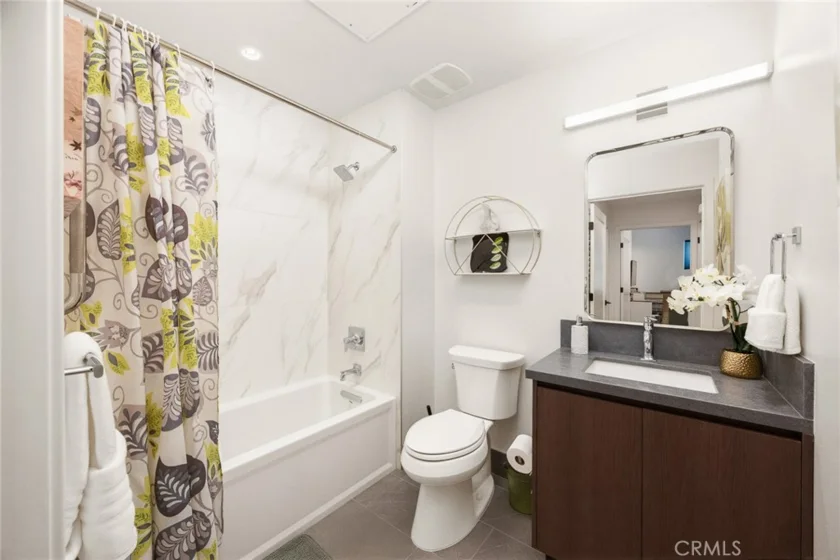 150 S Oak Knoll Avenue #104 photo 15