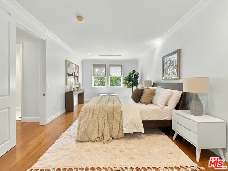 8121 Norton Avenue #201 photo 31