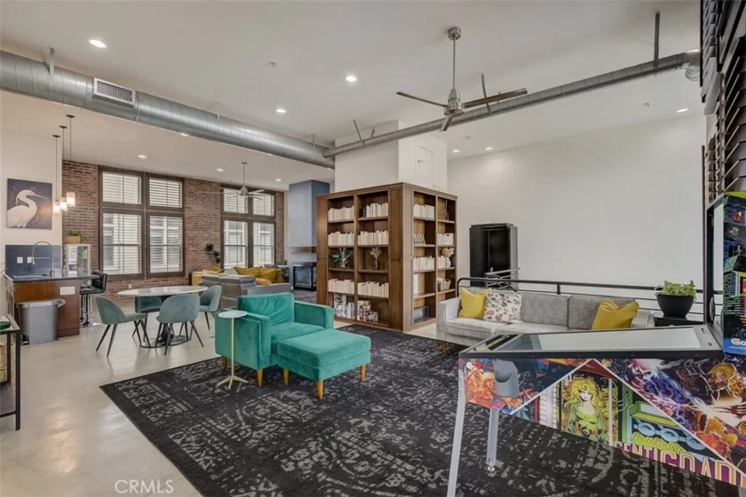 208 N Bush Street photo 1