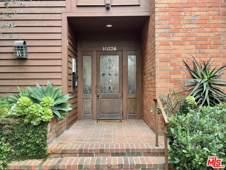10336 Almayo Avenue #301 photo 1