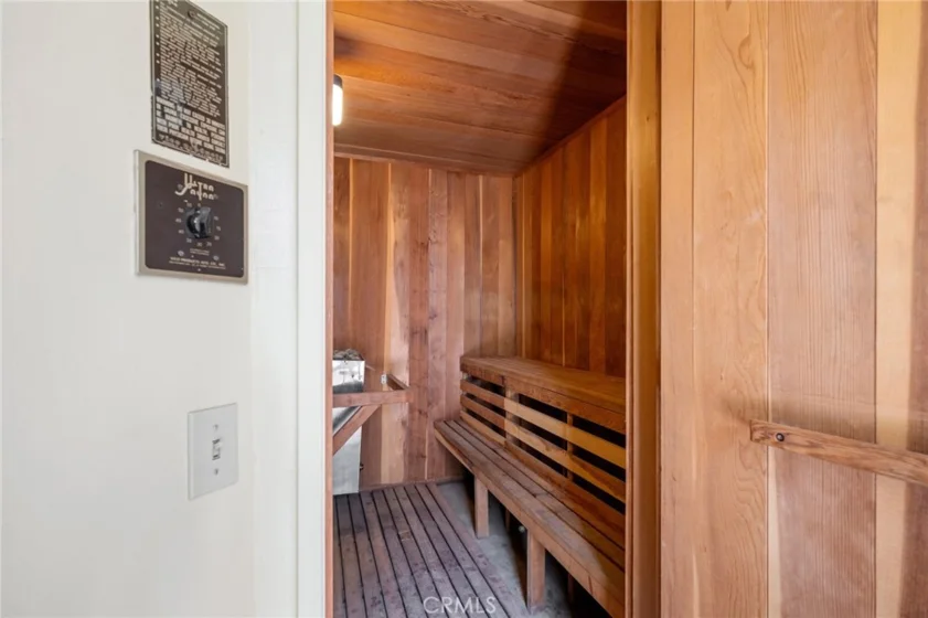 1349 N Columbus #21 photo 37