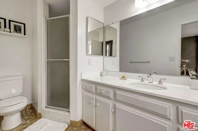 1828 Barry Avenue #4 photo 13