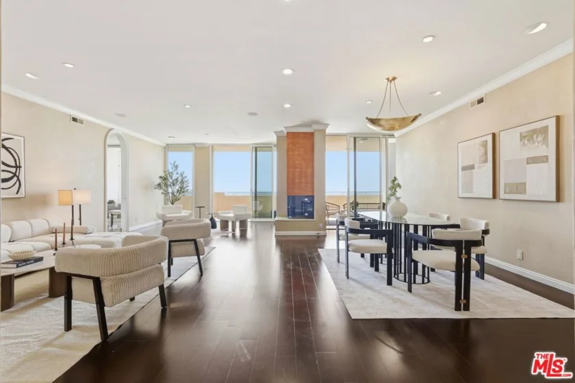 1333 S Beverly Glen Boulevard #902 photo 1