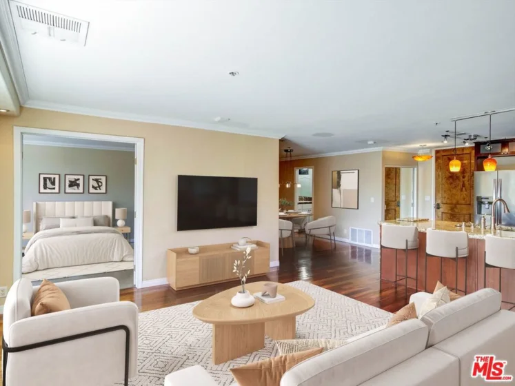 121 S Hope Street #433 photo 4
