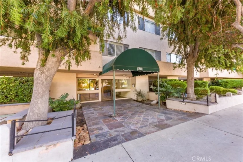 5310 Zelzah Unit 114 photo 1