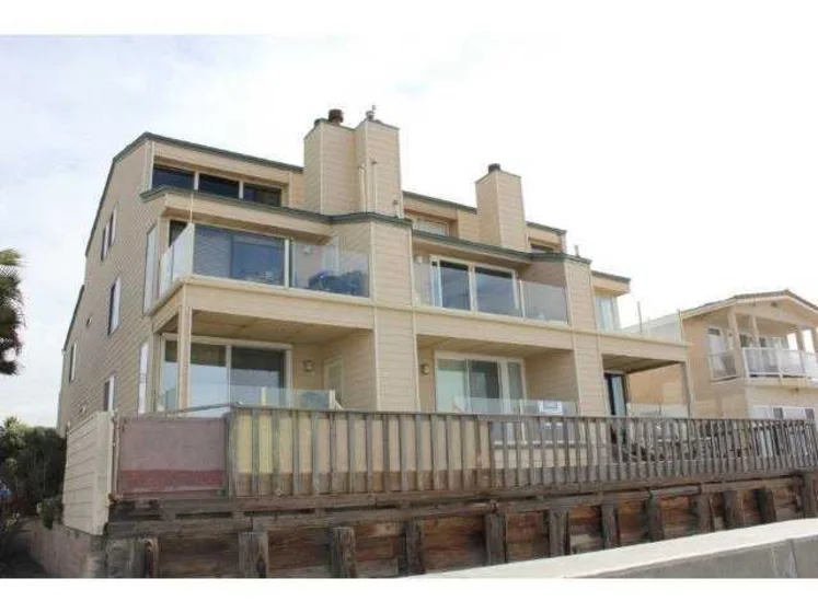 708 Ocean Lane photo 1