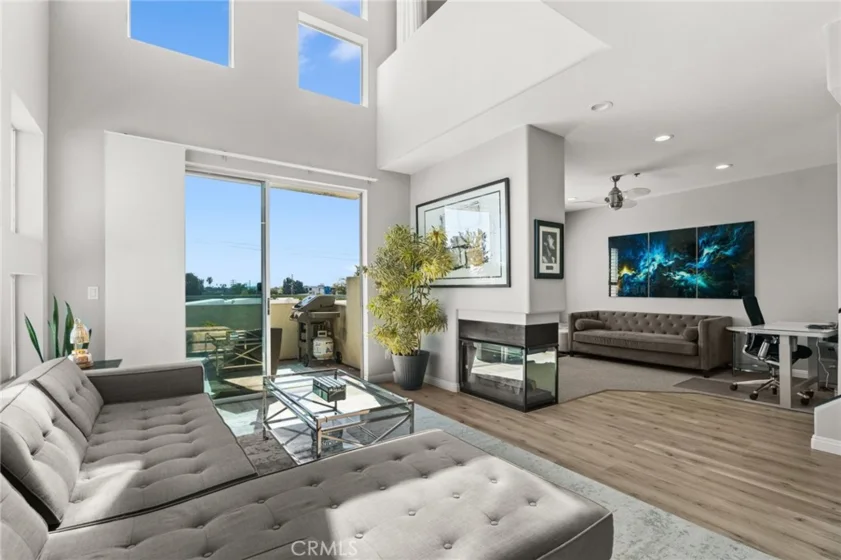 10790 Rose Avenue #304 photo 1