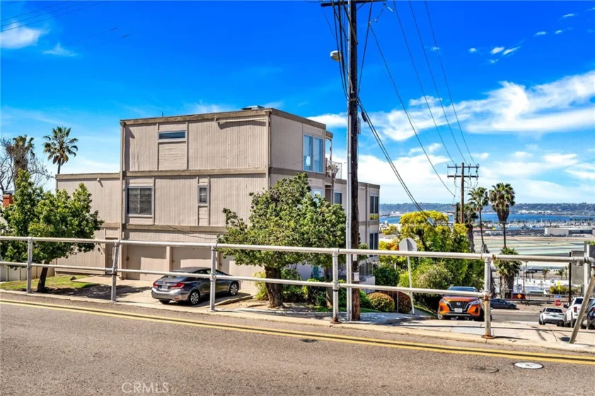 1111 W Olive Street #B photo 1