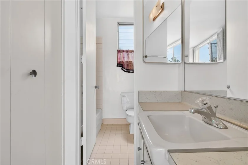 777 E Valley #136 photo 19