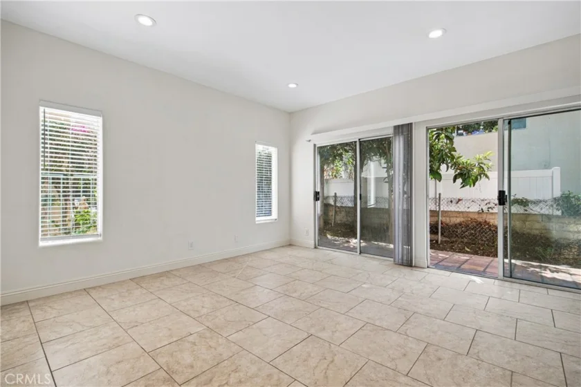 Unit C Reseda Boulevard photo 15