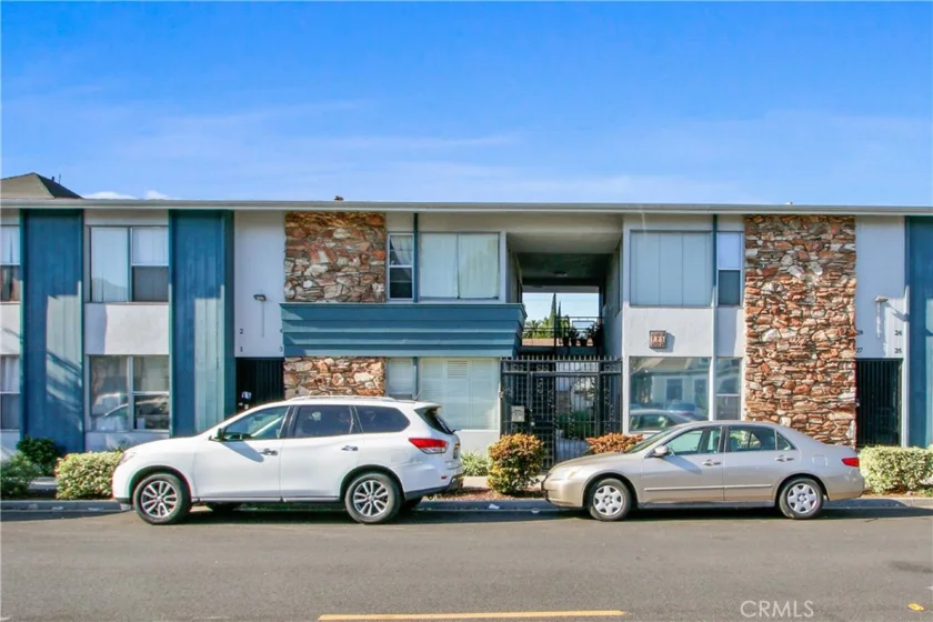 735 Cedar Avenue #4 photo 1