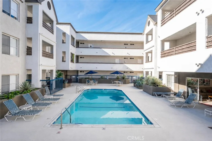 300 N El Molino Avenue #117 photo 11