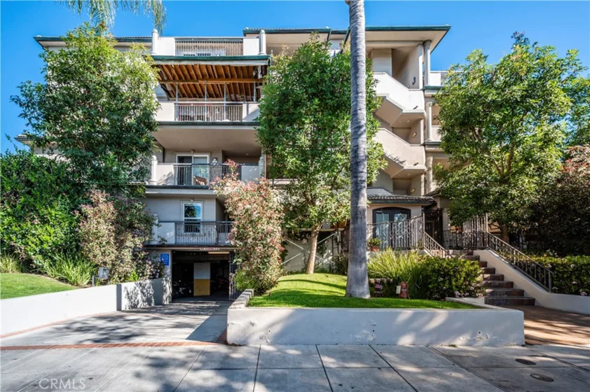 8121 Norton Avenue #304 photo 1