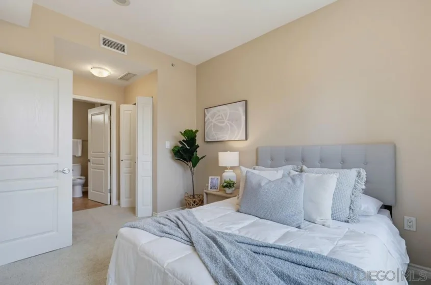 300 W Beech Street #1101 photo 22