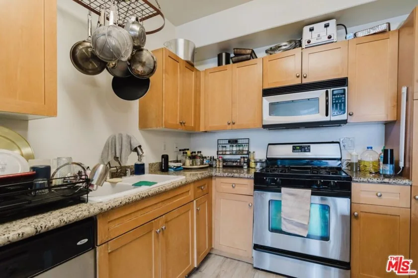 100 S Alameda Street #204 photo 28