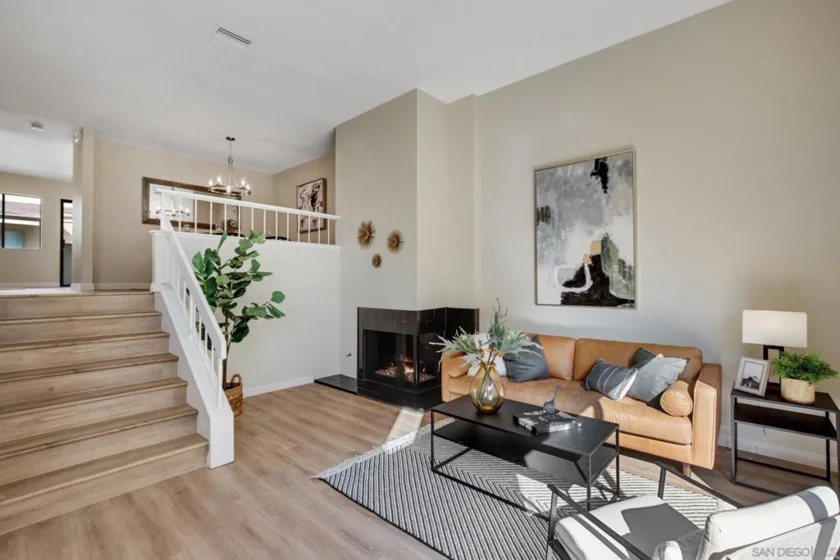 3276 Caminito Eastbluff #101 photo 1