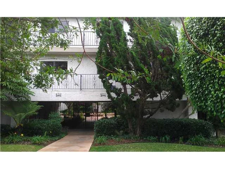 845 E Avenue #B photo 1