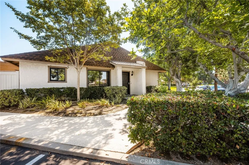2943 N Cottonwood #1 photo 2