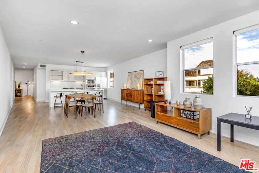 12837 Moorpark Street #310 photo 1