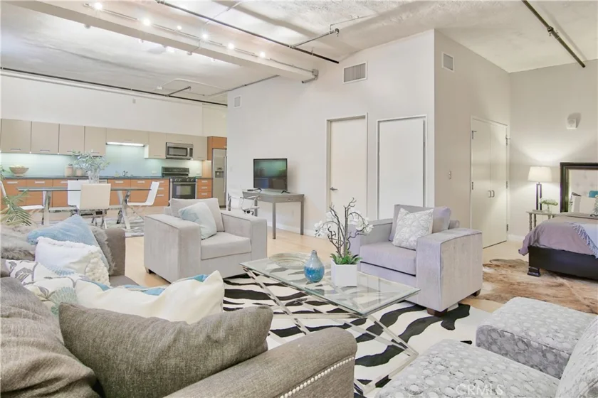 738 S Los Angeles Street #206 photo 1
