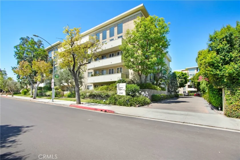 4949 Genesta Avenue #404 photo 1