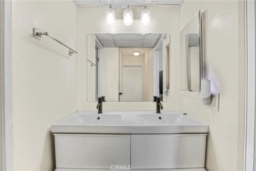 7300 Lennox #J5 photo 14