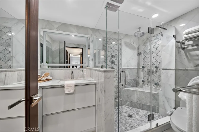 2601 E Ocean #807 photo 9