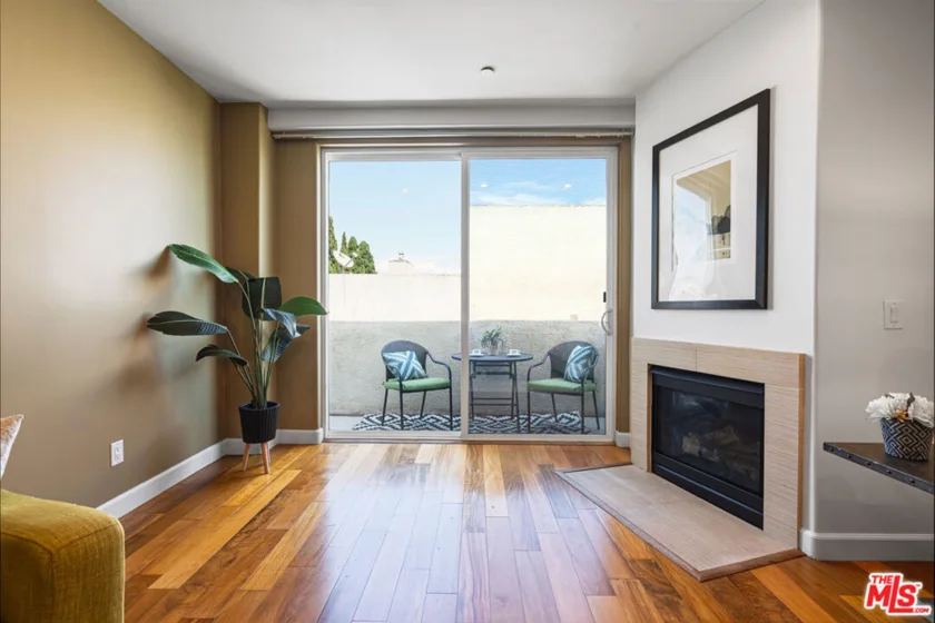 1540 Amherst Avenue #PH2 photo 3