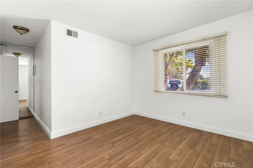 21A Tustin photo 6