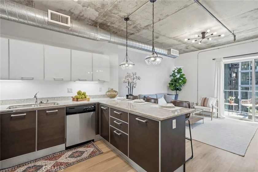 645 W 9th Street #424 photo 35