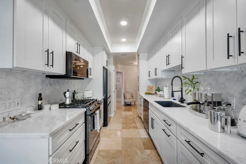 14572 Dickens Street #101 photo 1